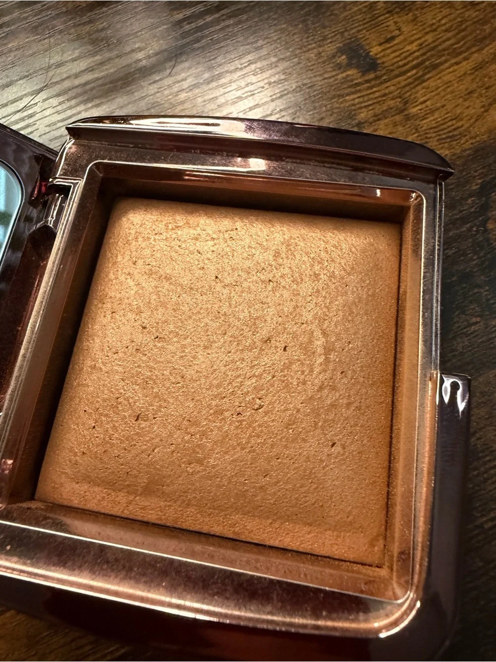 Hourglass Ambient Lighting powder